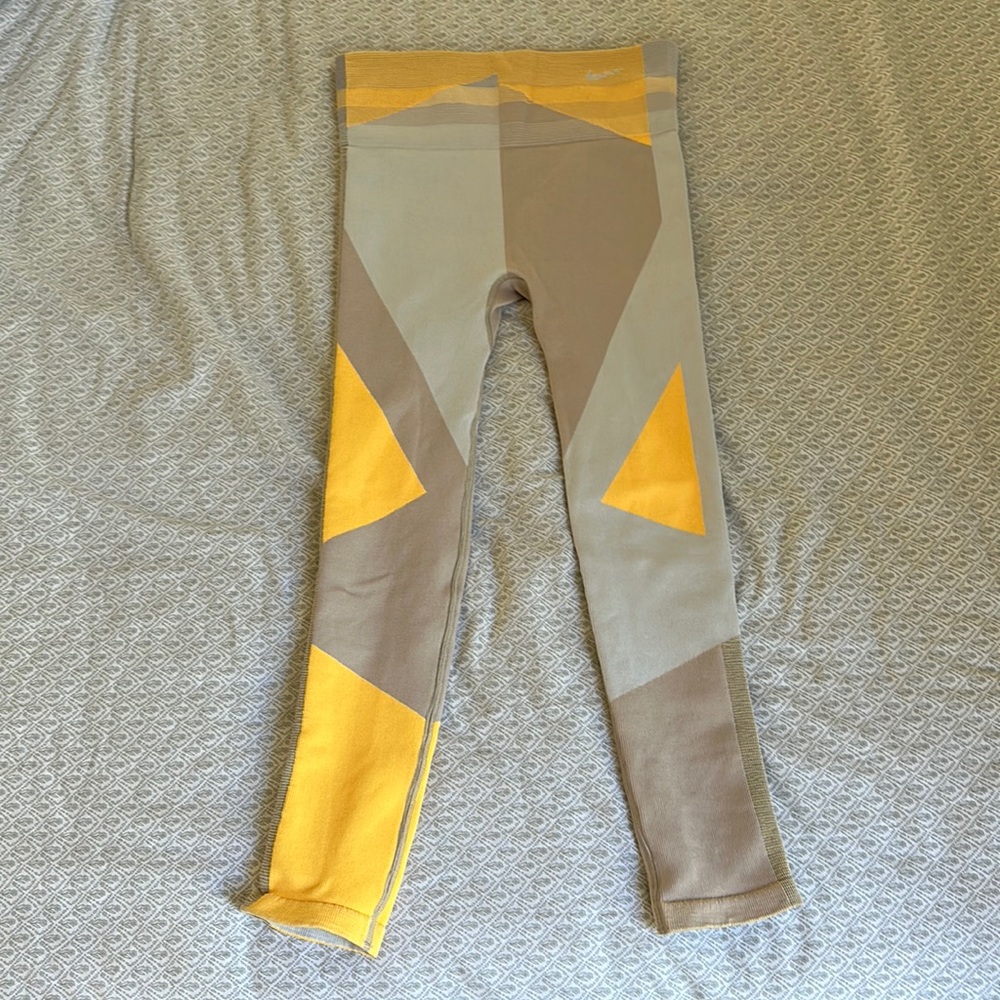 Nike leggings